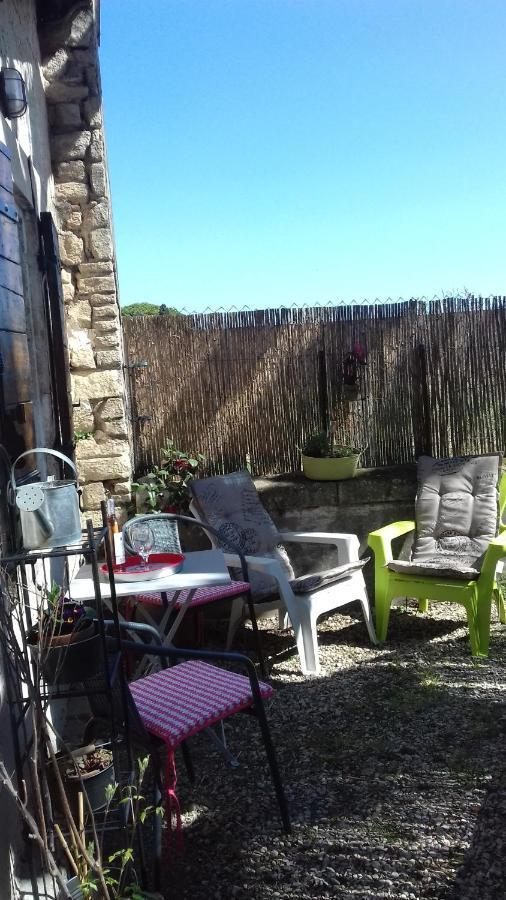 Petite Maison Dans La Campagne A 10 Mn A Pied Du Centre Ville アルル エクステリア 写真